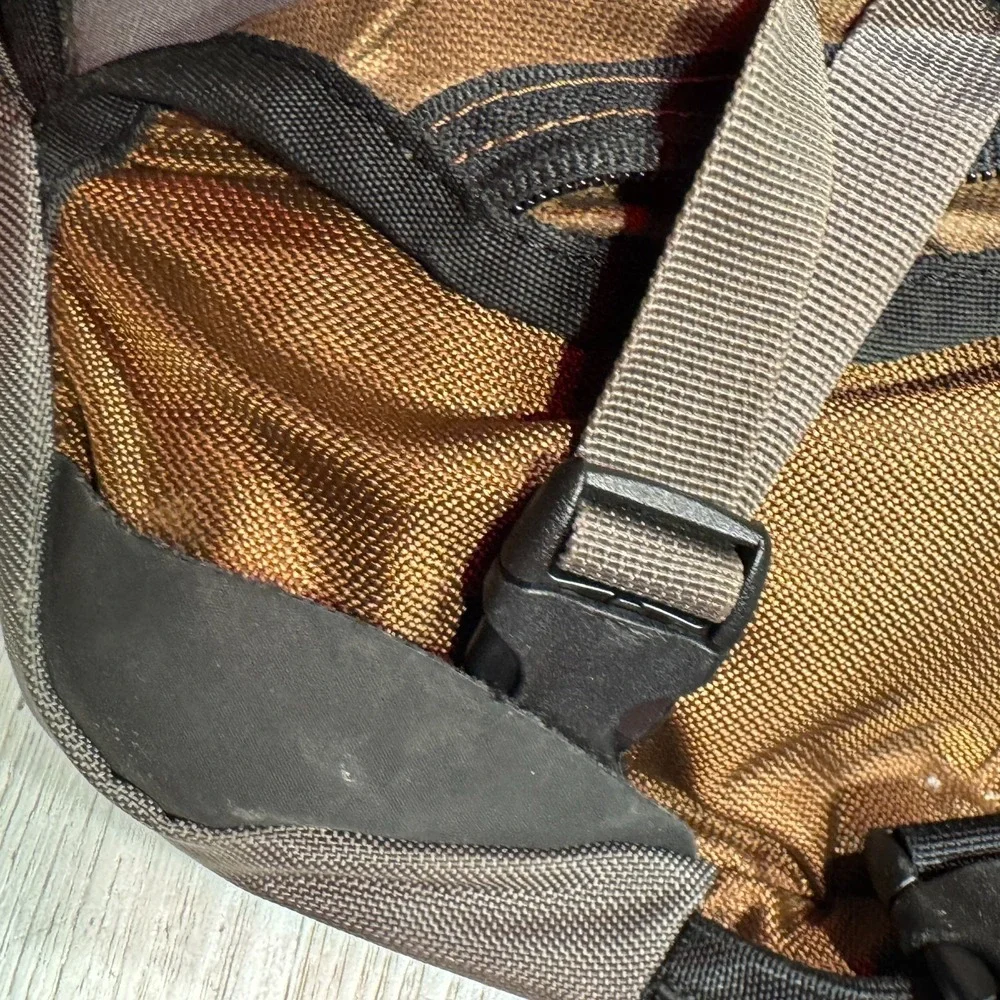 REI Convertible Hidden Shoulder Straps Travel Backpack Internal Soft Frame
